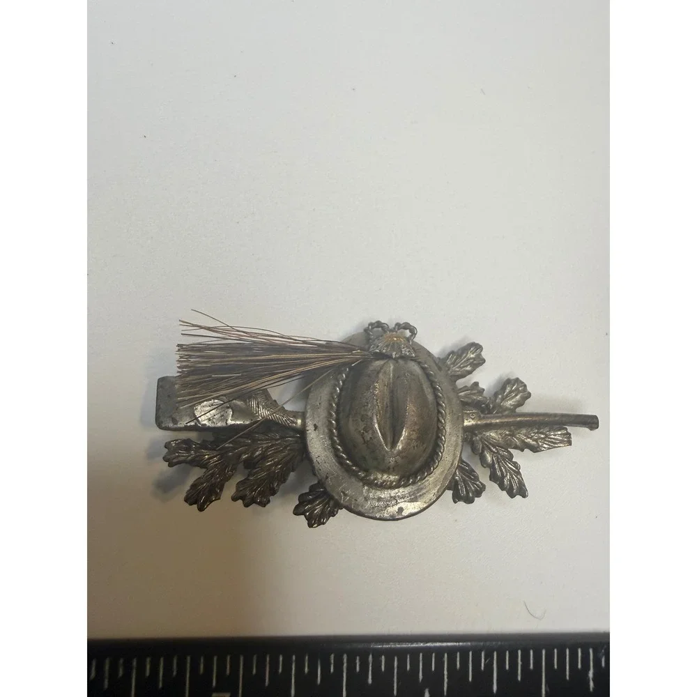 Western Germany Tyrolean Hat Gamsbart Pin Silver Tone Oak Leaf Brooch 2 Inch